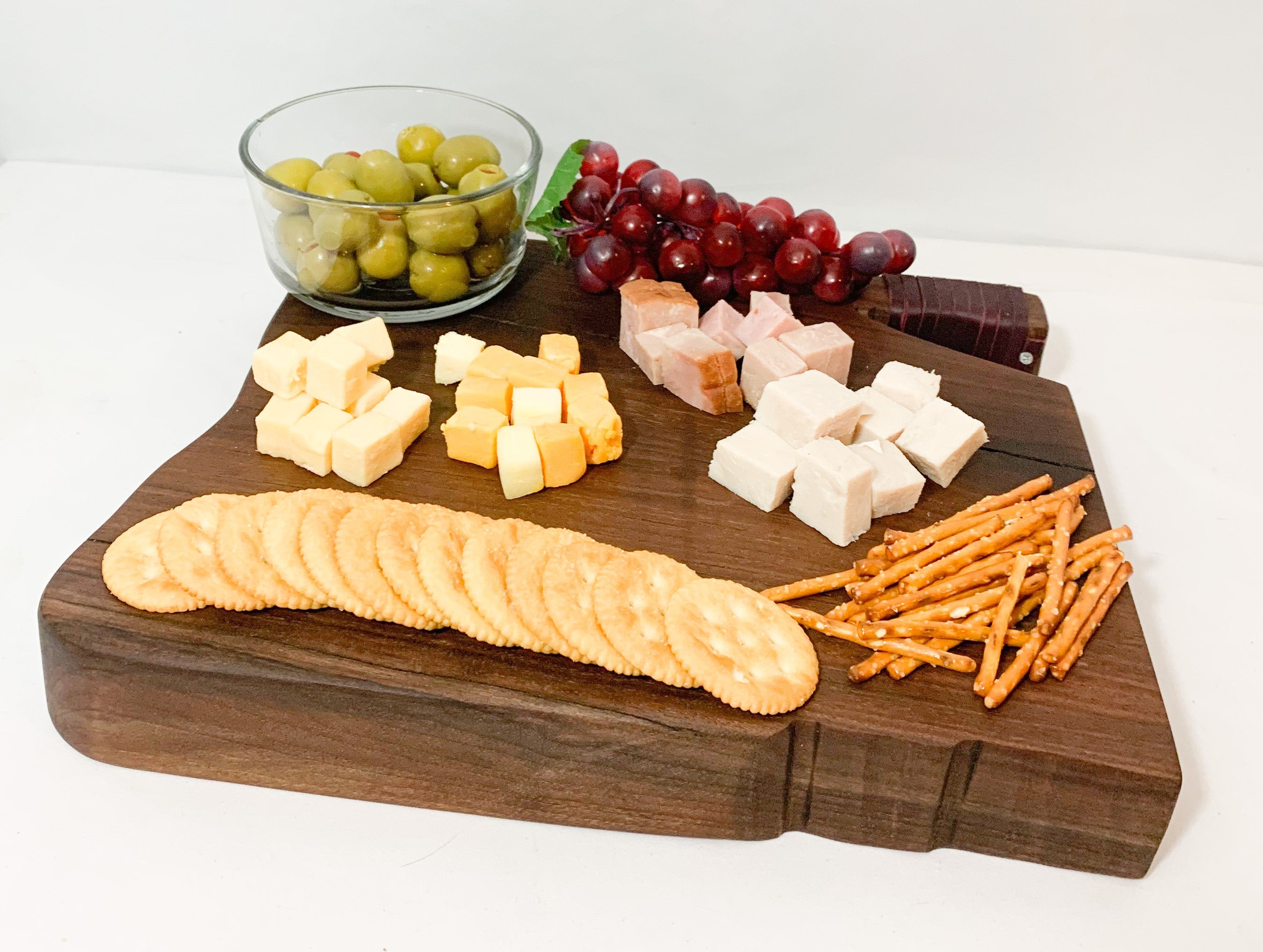 Walnut Wide Cutting Board│Cooking Platter Cheese Plate Tray│The whole board  is non-splicing, non-toxic and safe - Shop simplemuzou Serving Trays & Cutting  Boards - Pinkoi